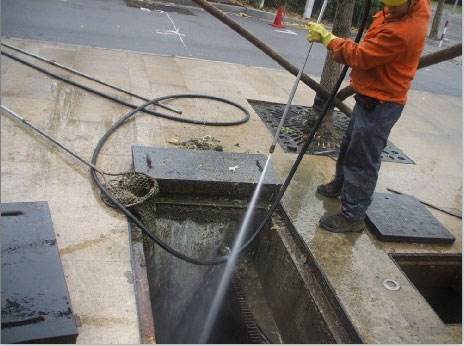 额敏池底污泥如何清理